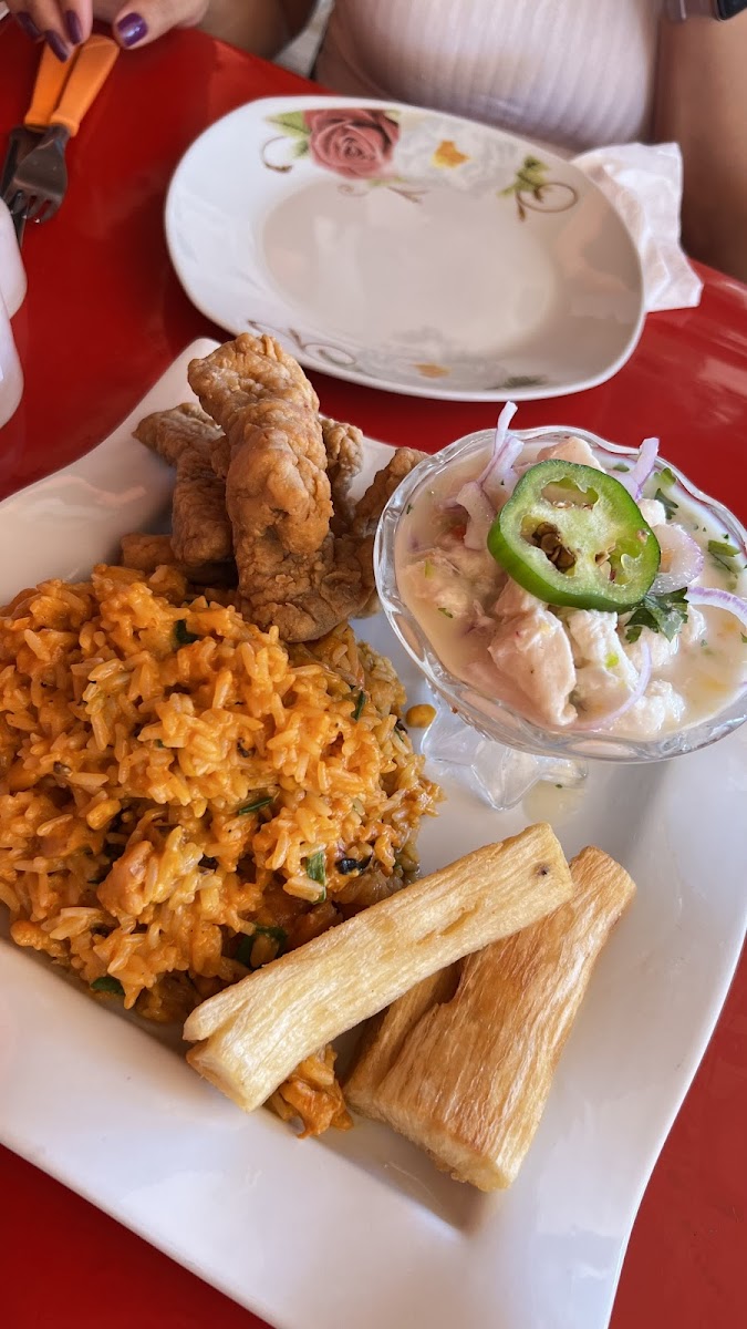 Restaurante Y Cevicheria Sabores Peruanos Photos 2